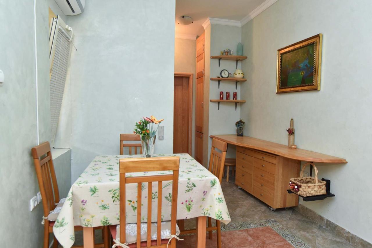 Comfort Inn Old Town Budva Exteriör bild